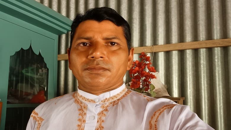 ‘১৩ তারিখে আমরা সবাই ঢাকা যাব’ লিখে ফেসবুকে পোস্ট করা আওয়ামী লীগ নেতা গ্রেপ্তার