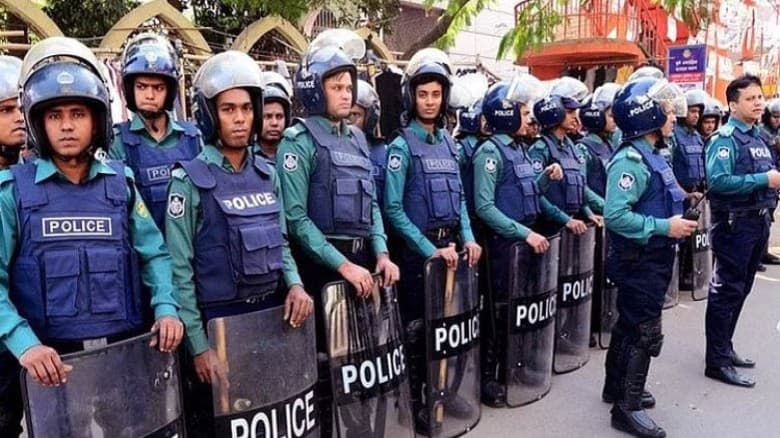 সতর্ক অবস্থানে ডিএমপির ৫০ থানার পুলিশ