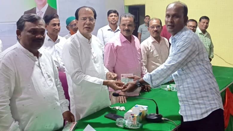 বিএনপিতে যোগ দিলেন ৫৬ জন আওয়ামী লীগ ও জাপার ইউপি সদস্য