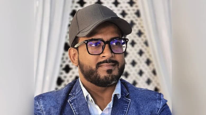 ১০ ঘণ্টা পর ডিবি হেফাজত থেকে ছাড়া পেলেন সাংবাদিক সোহেল