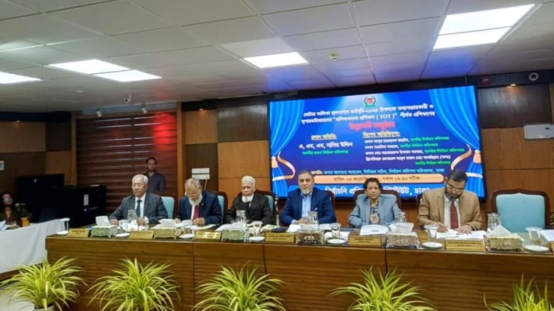 নির্বাচন কমিশন মানুষকে সুষ্ঠু ভোটের নিশ্চয়তা দিতে প্রতিশ্রুতিবদ্ধ