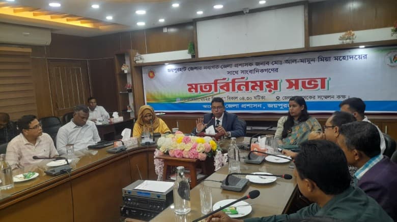 সাংবাদিকদের সঙ্গে নবাগত জেলা প্রশাসকের মতবিনিময় সভা