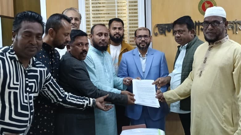 তাহিরপুরে টিটিসি নির্মাণ বাতিলের প্রতিবাদে স্মারকলিপি প্রদান
