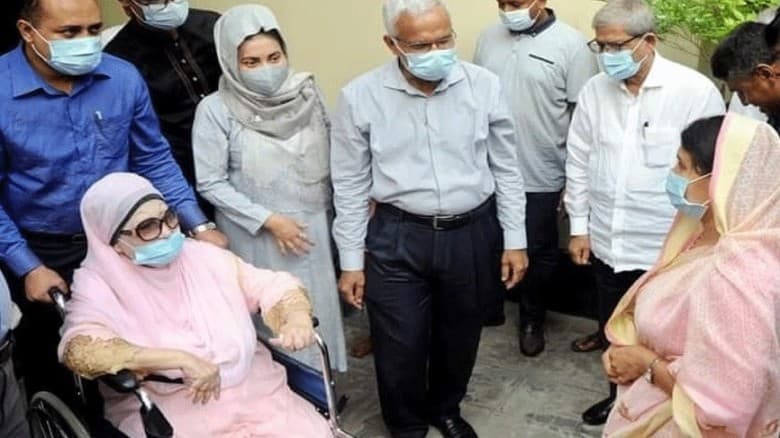 উন্নত চিকিৎসার জন্য নেয়া হচ্ছে বেগম খালেদা জিয়াকে লন্ডন