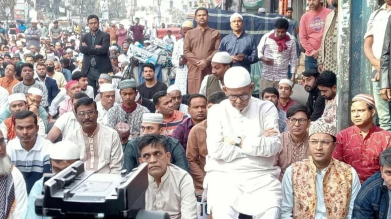 খালেদা জিয়াকে এয়ার অ্যাম্বুলেন্সে তোলার সিদ্ধান্ত চিকিৎসকদেরই: মির্জা ফখরুল