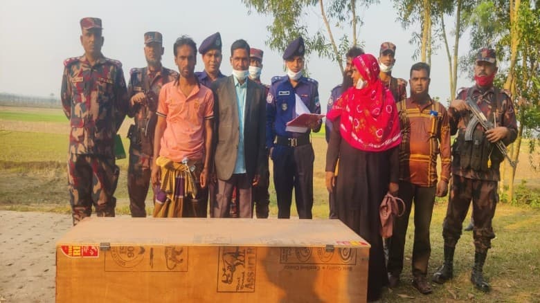 বাংলাদেশী যুবকের লাশ ৮ দিন পর ফেরত দিল বিএস এফ।