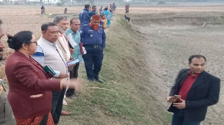 কালাইয়ে অবৈধভাবে মাটি কাটায় মোবাইল কোর্টের অভিযান