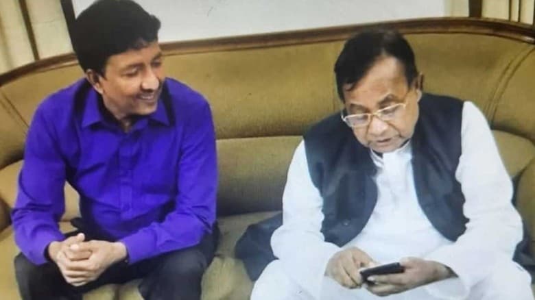 অস্ত্রসহ সাবেক রেলমন্ত্রীর সহচর গ্রেপ্তার