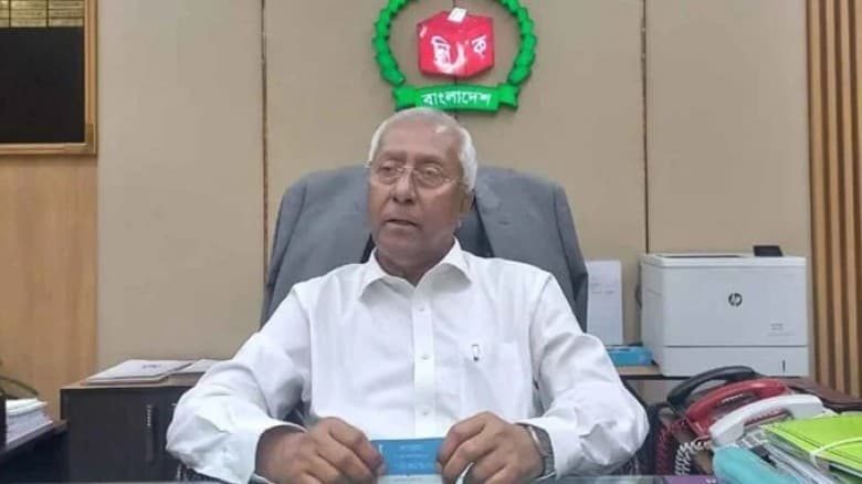 প্রার্থীদের অস্ত্র দেওয়ার বিষয়ে ইসির সঙ্গে স্বরাষ্ট্র মন্ত্রণালয়ের কোনো আলোচনা হয়নি:আখতার আহমেদ