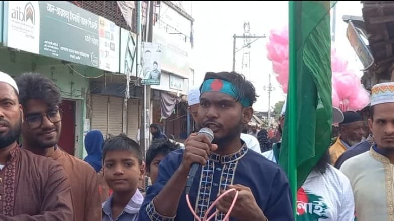 ওসমান হাদির বিক্ষোভে নেতৃত্ব দেওয়ায় জুলাইযোদ্ধার উপর যুবলীগ সভাপতির ছেলে ও ভাইপোর হামলা