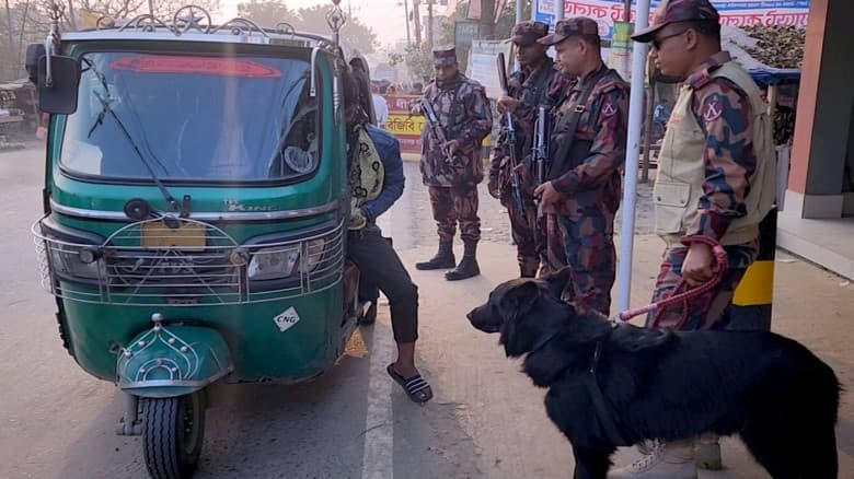 চাঁপাইনবাবগঞ্জ সীমান্ত ও শহরস্থ এলাকায় কড়া নজরদারি ৫৩ বিজিবির
