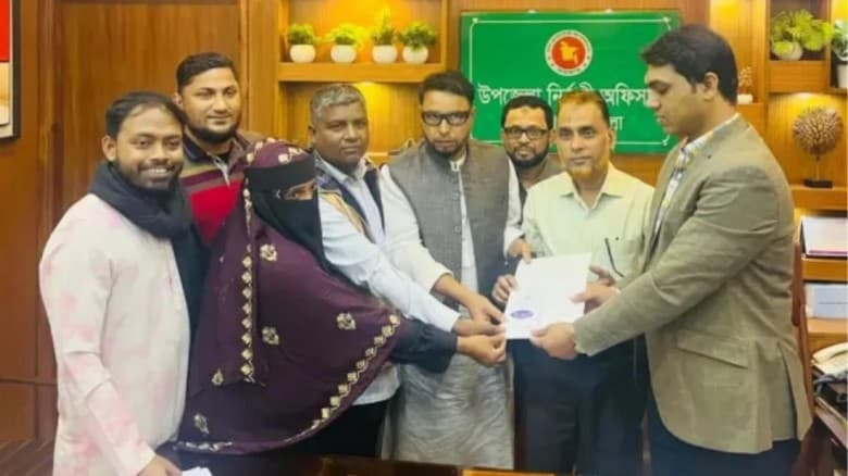 হাসনাত আবদুল্লাহ পক্ষে মনোনয়নপত্র সংগ্রহ করলেন জুলাই শহীদ পরিবারের সদস্যরা