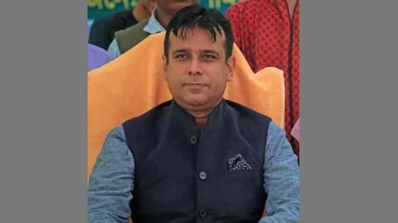 মনোনয়নপত্র কিনলেন কেন্দ্রীয় যুবলীগ নেতা
