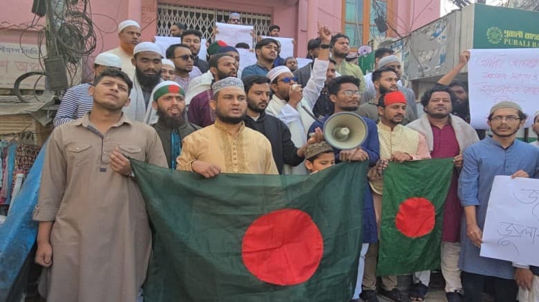 কুমিল্লা বিশ্ববিদ্যালয়ে বিচারহীনতার প্রশ্নে ইন্টেরিম সরকারের প্রতি প্রতিবাদ