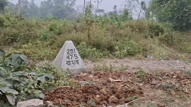 সীমান্তে ফের অশান্তির ছায়া, জয়পুরহাটের উচনা সীমান্তে কাঁটাতার ঘিরে টানটান উত্তেজনা
