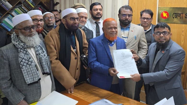 চাঁপাইনবাবগঞ্জ-৩ (সদর)আসনে নূরুল ইসলাম বুলবুলের মনোনয়নপত্র দাখিল