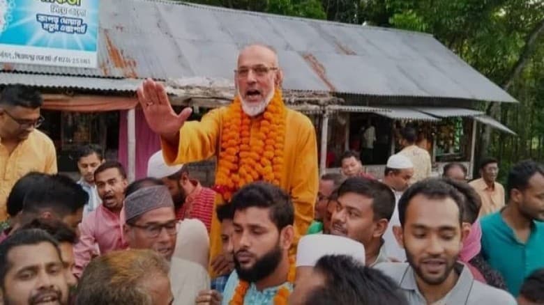 পিরোজপুর-১ আসনে বিএনপির প্রার্থী হিসেবে মনোনয়ন পেলেন জেলা বিএনপির সাবেক আহবায়ক অধ্যক্ষ আলমগীর হোসেন।