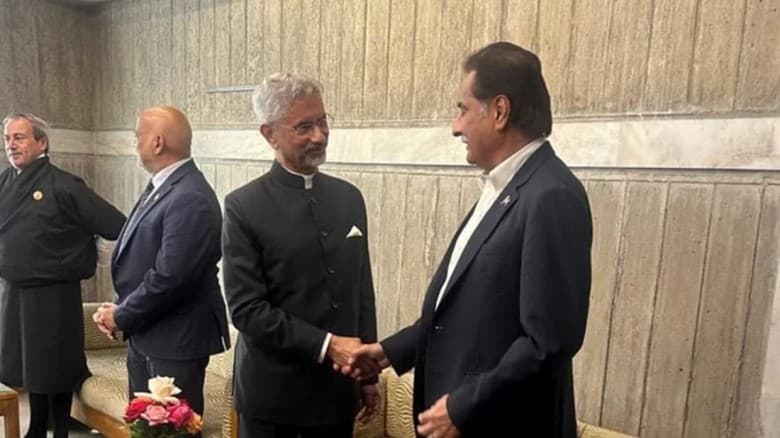 ঢাকায় পাকিস্তান স্পিকার ও ভারতীয় পররাষ্ট্রমন্ত্রীর ঐতিহাসিক সাক্ষাৎ