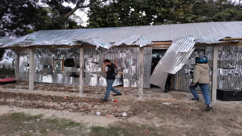 নীলফামারীতে বুড়ি তিস্তা জলাধার প্রকল্পকে কেন্দ্র করে পানি উন্নয়ন বোর্ড এর সঙ্গে সংঘর্ষ