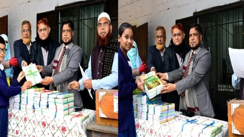 চবি ল্যাবরেটরি স্কুল এন্ড কলেজে শিক্ষার্থীদের মাঝে নতুন পাঠ্যপুস্তক বিতরণ