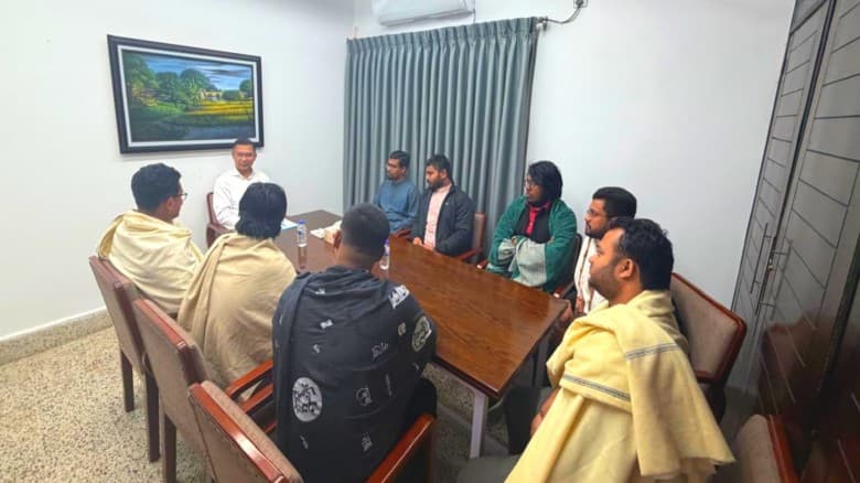 ছাত্রদল-শিবির ইস্যুতে ডাকসু ভিপিকে তারেক রহমানের পরামর্শ