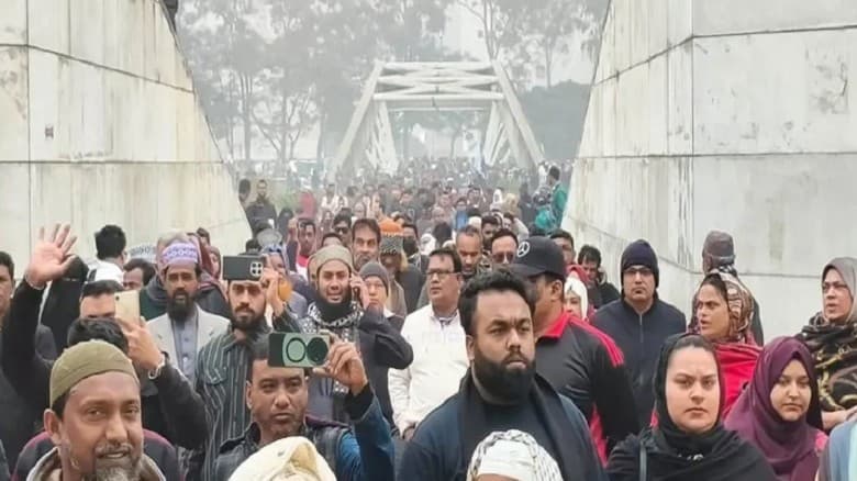 খালেদা জিয়ার কবর জিয়ারত করতে নেতাকর্মীদের ঢল
