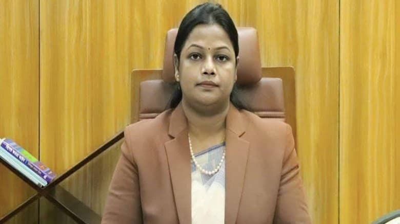কুড়িগ্রামের ডিসি অন্নপূর্ণা দেবনাথের অপসারণের জোরালো দাবি