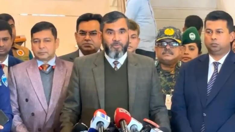 নির্বাচনের আগে লুট হওয়া সব অস্ত্র উদ্ধার হওয়া জরুরি: ইসি সানাউল্লাহ