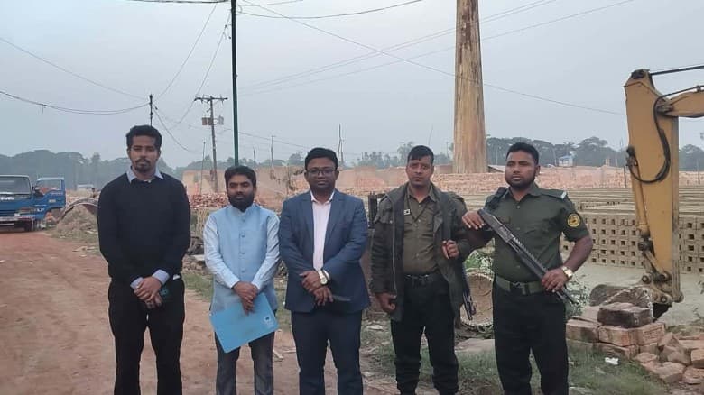 সাতকানিয়ার ৪ ইটভাটাকে ৩ লাখ টাকা জরিমানা