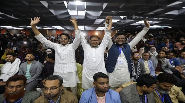 পাহাড় ধ্বসের রেকর্ড: ভিপি, জিএস ও এজিএসসহ ২১টি পদের মধ্যে ১৬টিতে জয়ী ‘অদম্য’ শিবির