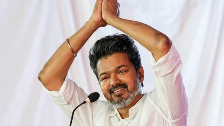 রাজনীতির কারণেই কি থালাপতি বিজয়ের শেষ সিনেমার মুক্তি আটকে যাবে