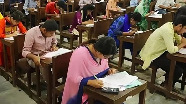 প্রাথমিক সহকারী শিক্ষক নিয়োগের লিখিত পরীক্ষা শুরু