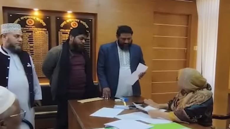 পিরোজপুরে ধানের শীষের প্রার্থীর বিরুদ্ধে তৃতীয়বার আচরণবিধি লঙ্ঘনের অভিযোগ
