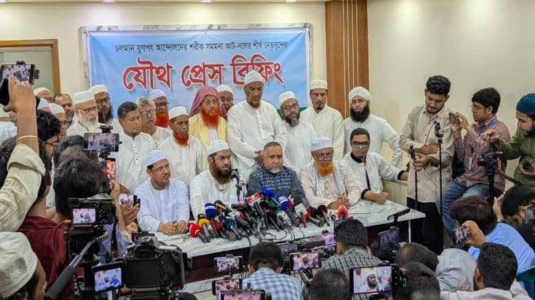 হাতপাখার বাতাসে’ আসন সমঝোতায় জট