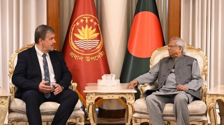 নির্বাচন এবং গণভোট সুচারুভাবে সম্পন্ন হবে: ইইউ পর্যবেক্ষক দলকে প্রধান উপদেষ্টা