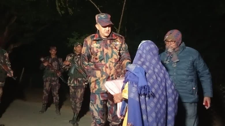 লোকচক্ষুর অন্তরালে মহানন্দা ব্যাটালিয়ন অধিনায়কের শীতবস্ত্র বিতরণ