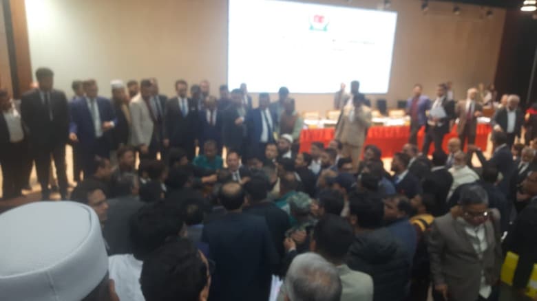 ইসি ভবনে প্রার্থীদের হট্টগোল, পরিস্থিতি সামাল দিল আইনশৃঙ্খলা বাহিনী