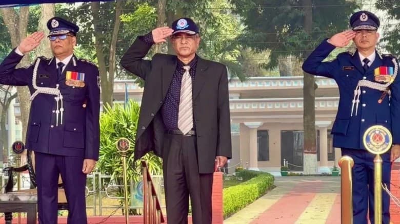 নির্বাচনে পুলিশের লুট হওয়া অস্ত্র ব্যবহার হবে না: স্বরাষ্ট্র উপদেষ্টা