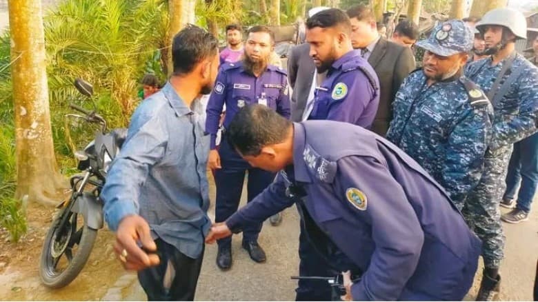 বরগুনায় ট্রাফিক আইনে বিশেষ অভিযান