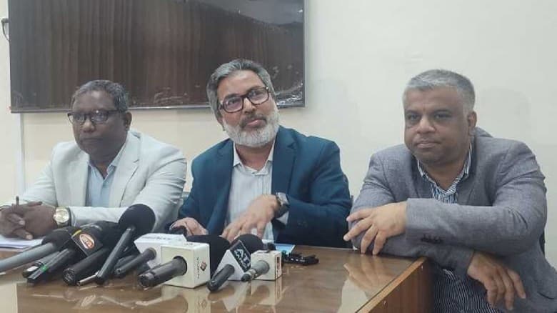 শাকসু নির্বাচন: বিএনপিপন্থি ৮ শিক্ষকের পদত্যাগ, ভোটের পক্ষে জামায়াতপন্থিরা