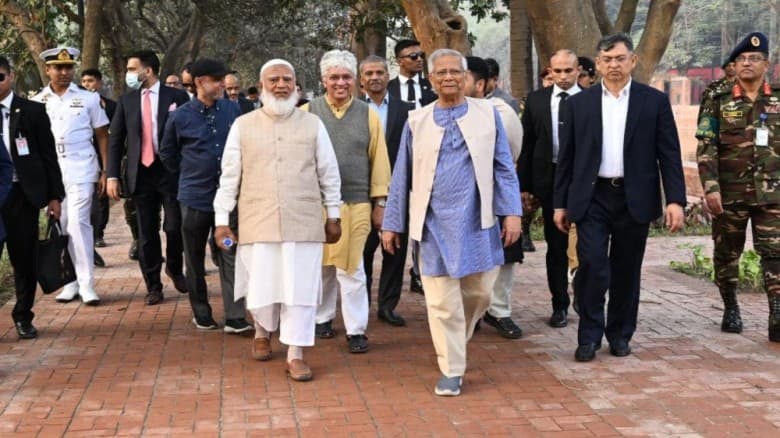 প্রধান উপদেষ্টা পরিদর্শন করলেন জুলাই গণঅভ্যুত্থান স্মৃতি জাদুঘর