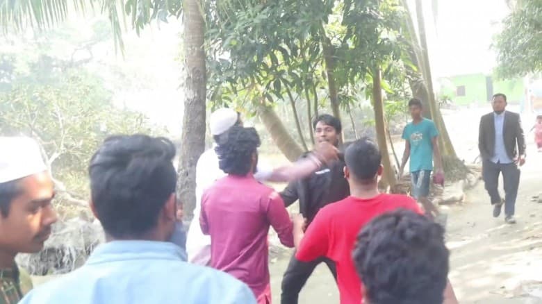 জামায়াতের নারী কর্মীদের উঠান বৈঠকে যুবদল কর্মীর বাধা ও হট্টগোল