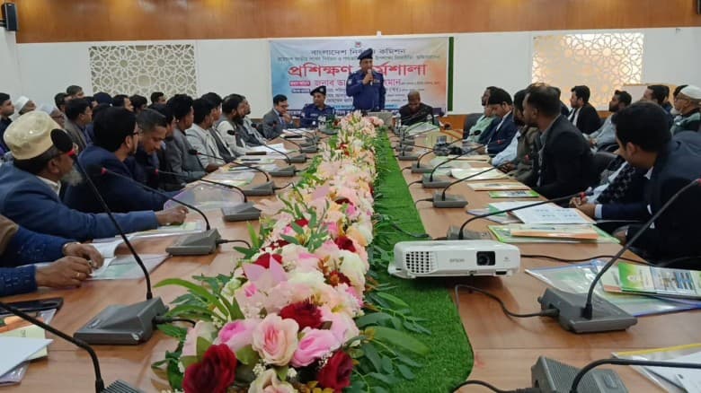 লালমোহনে প্রিসাইডিং কর্মকর্তাদের প্রশিক্ষণ কর্মশালা অনুষ্ঠিত