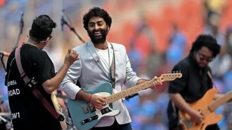 যে কারণে প্লেব্যাক থেকে সরে দাঁড়ালেন অরিজিৎ সিং