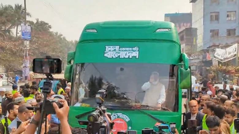 বাসে নির্বাচনী প্রচারণা শুরু করলেন ডা. শফিকুর রহমান