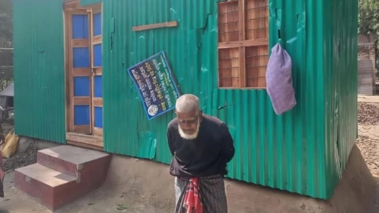 তারেক রহমানের উপহারপ্রাপ্ত অন্ধ গফুর মল্লিকের বাড়িতে হামলা ও লুটপাট