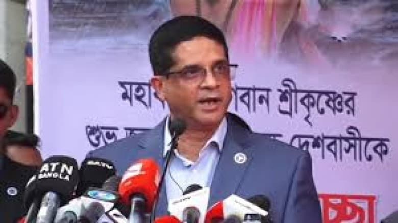 ইউনিফর্মে থাকা অবস্থায় কোনো বাহিনীর  সদস্য পক্ষপাতিত্ব করতে পারবেন না