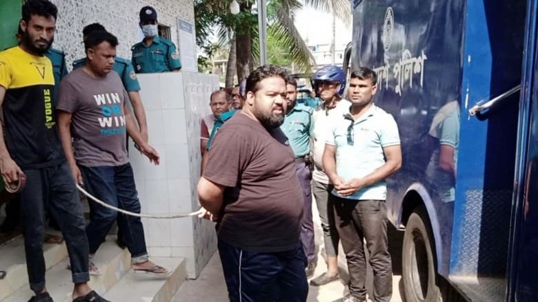 নিষিদ্ধ ছাত্রলীগের ১৩ জনকে  খালাস দিয়েছেন আদালত