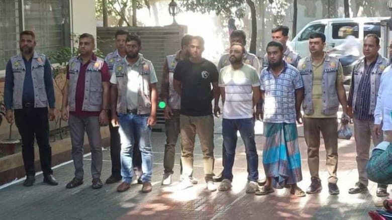 রাজধানীতে অস্ত্র,গুলি,ইয়াবা উদ্ধার  মামুন সহ গ্রেপ্তার ৩