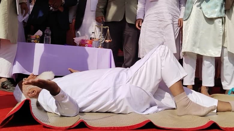 হঠাৎ কেন মঞ্চে শুয়ে পড়লেন জামায়াত  আমির ডা.শফিকুর রহমান